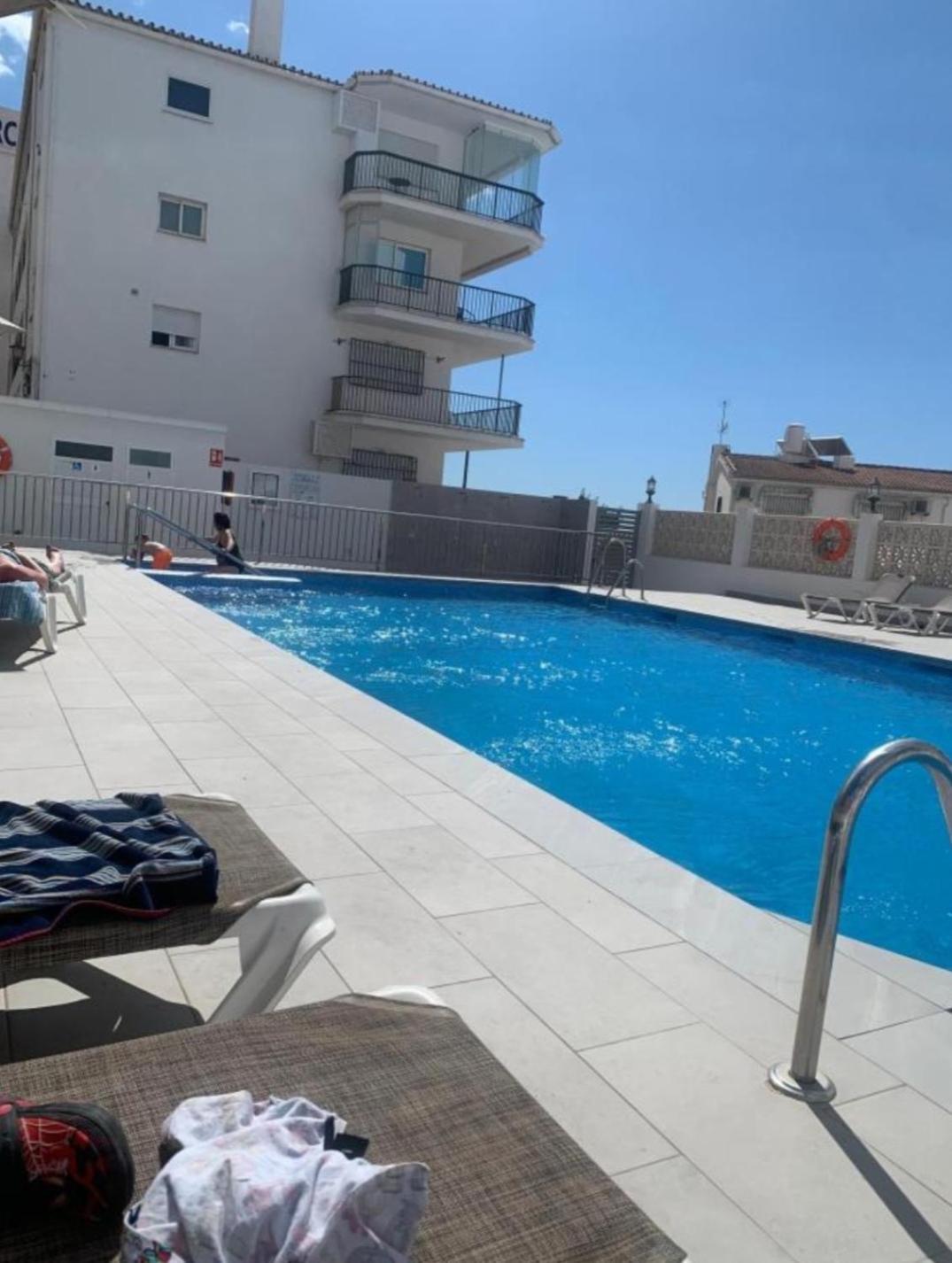 Precioso Apartamento Frontal Al Mar Nerja Exteriör bild